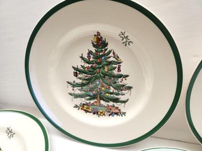 Lot #126 Lot of 6 Spode Christmas Tree Dinner Plates