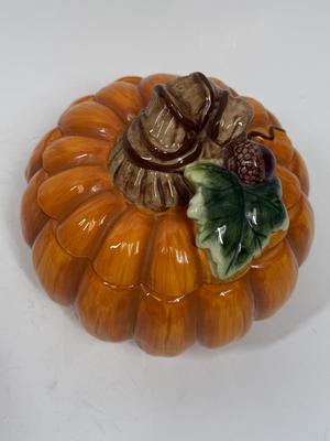 Vintage 2 pc Ceramic Pumpkin with lid Cookie Jar or Candy Jar by David’s Cookies
