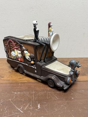 NIGHTMARE BEFORE CHRISTMAS Mayor's Hearse Car Canopy Chip & Dip Serving Dish Disney Traditions