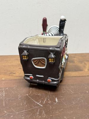 NIGHTMARE BEFORE CHRISTMAS Mayor's Hearse Car Canopy Chip & Dip Serving Dish Disney Traditions