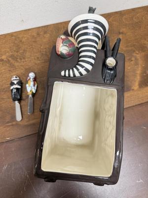 NIGHTMARE BEFORE CHRISTMAS Mayor's Hearse Car Canopy Chip & Dip Serving Dish Disney Traditions