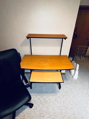 COMPUTER DESK AND OFFICE CHAIR