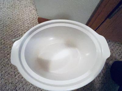 GEORGE FOREMAN GRILL AND A MEDIUM CROCK POT