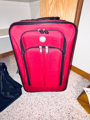LUGGAGE/TRAVEL BAGS