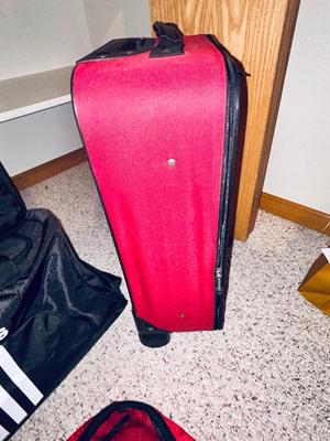 LUGGAGE/TRAVEL BAGS