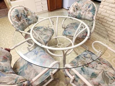 Lot #155 Douglass Furniture Company 1970's Eat-in Kitchen Dining Set
