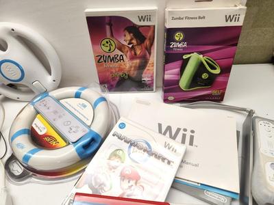Lot #163 Wii Geming System with games - works
