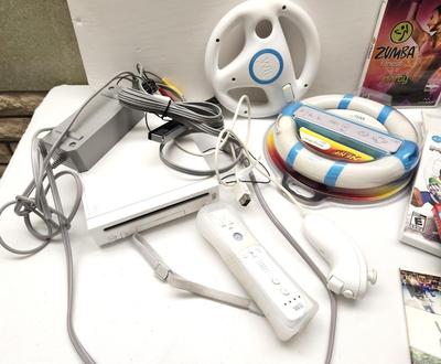 Lot #163 Wii Geming System with games - works