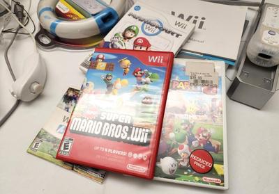 Lot #163 Wii Geming System with games - works