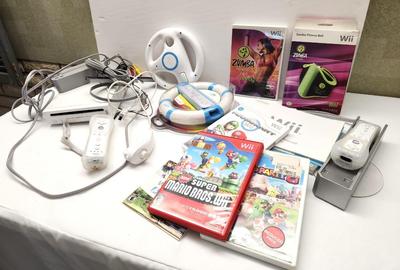 Lot #163 Wii Geming System with games - works