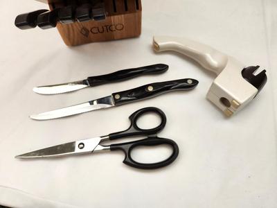 Lot #178 Cutco Knife Block with 16 pieces