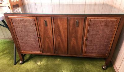 Lot #194 Mid Century Broyhill Premier Server/Bar