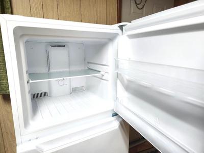 Lot #214 Insignia Refrigerator Freezer - super clean - works great
