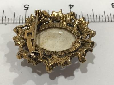 Vintage Red Rose Cameo Porcelain Gold Tone