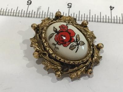 Vintage Red Rose Cameo Porcelain Gold Tone