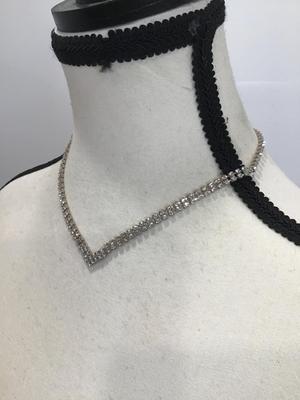 Rhinestone V Fashion Necklace