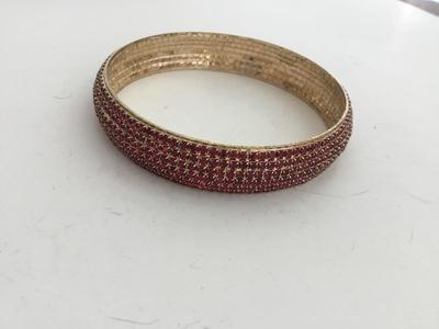 Pink rhinestone fashion bracelet