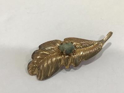 Vintage brooch Green Stone
