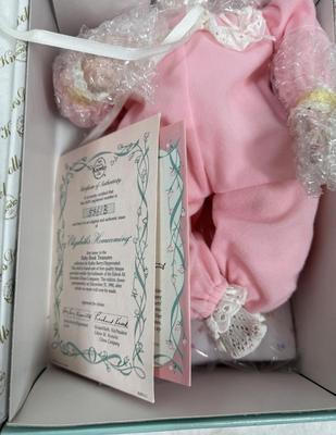Edward M. Knowles 1989 Baby Book Treasures "Elizabeth's Homecoming" Doll