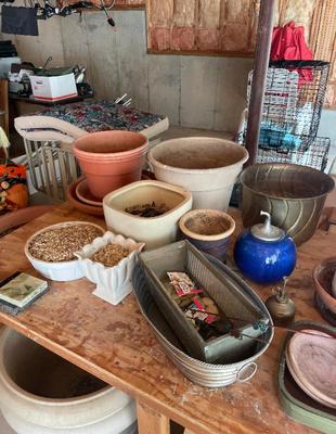 Various planters of varying sizes