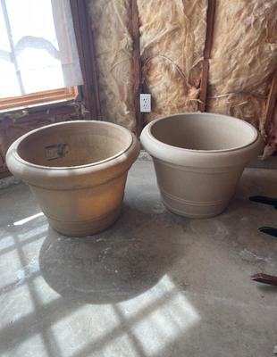 Large taupe resin planters