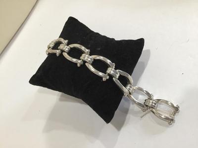 Silver Tone Link Bracelet Locking