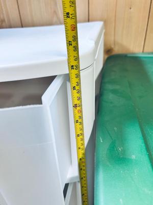 STORAGE TOTES AND DRAWERS