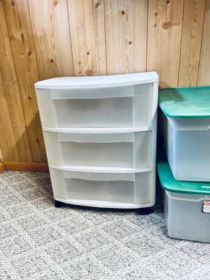 STORAGE TOTES AND DRAWERS