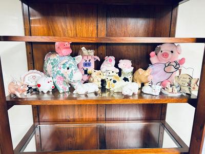 A WHOLE PENS WORTH OF PIGS