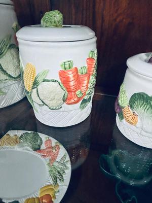 KMC CERAMIC CANISTERS AND SHAKERS