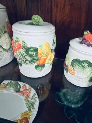 KMC CERAMIC CANISTERS AND SHAKERS
