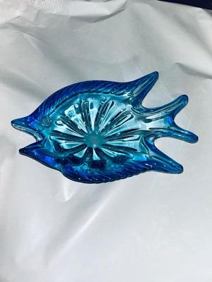 PRETTY IRIDESCENT, WHITE AND PINK RUFFLED FENTON HOBNAIL BASKET AND MURANO BLUE GLASS FISH BOWL