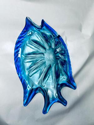 PRETTY IRIDESCENT, WHITE AND PINK RUFFLED FENTON HOBNAIL BASKET AND MURANO BLUE GLASS FISH BOWL