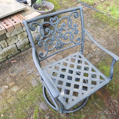 Hanamint Cast Metal Round Table 48" dia w 4 Chairs