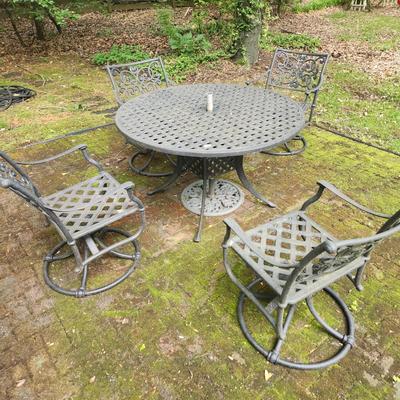 Hanamint Cast Metal Round Table 48" dia w 4 Chairs