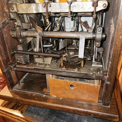 1929 Mills Poinsettia Slot Machine w Stand Working with keys Man Cave