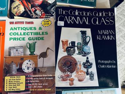 VARIOUS BOOKS ON ANTIQUES AND COLLECTIBLE GLASS