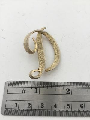 Mamselle D pin vintage