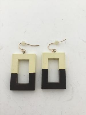 Square fashion earrings