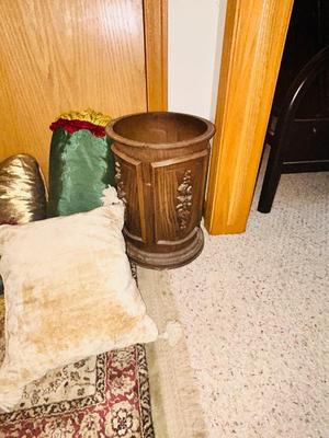 RUG, THROW PILLOWS AND WASTE BASKET