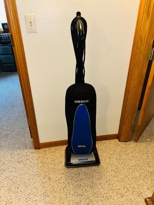 ORECK TYPE 8 UPRIGHT VACUUM