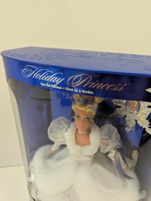 Holiday Princess Special Edition First In A Series Walt Disney's Cinderella Lot 27