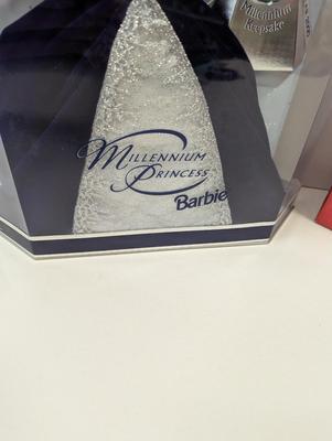 Millennium Princess Barbie & Collectors Edition Barbie 2000 Lot 29