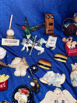 LARGE LOT OF REFRIGERATOR MAGNETS