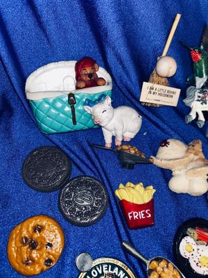 LARGE LOT OF REFRIGERATOR MAGNETS