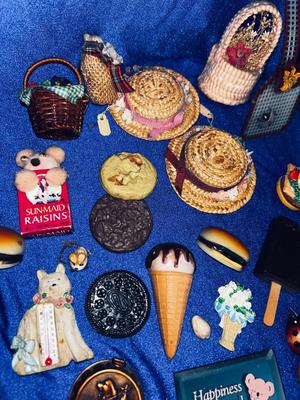 LARGE LOT OF REFRIGERATOR MAGNETS