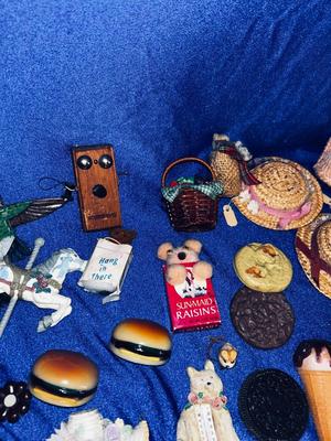 LARGE LOT OF REFRIGERATOR MAGNETS
