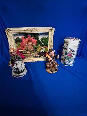TABLE TOP BATTERY OPERATED FOUNTAIN, OLD COUPLE FIGURINES & ELIZABETH ARDEN LIDDED VASE