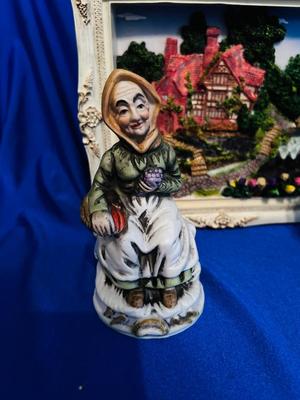 TABLE TOP BATTERY OPERATED FOUNTAIN, OLD COUPLE FIGURINES & ELIZABETH ARDEN LIDDED VASE