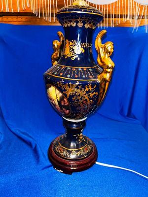 BERNARD. WALD & LOWIT LONDON CHERUB GOLD AND BLUE. HAND PAINTED FRENCH PORCELAIN TABLE LAMP